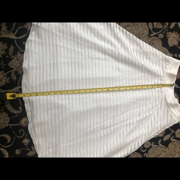 White Silhouette NYC skirt - Picture 2 of 8